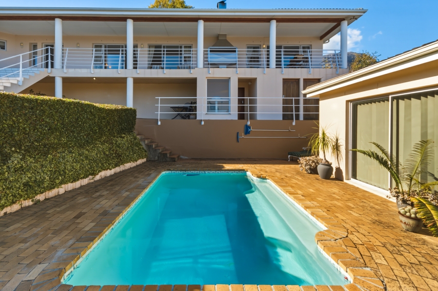 6 Bedroom Property for Sale in La Concorde Western Cape
